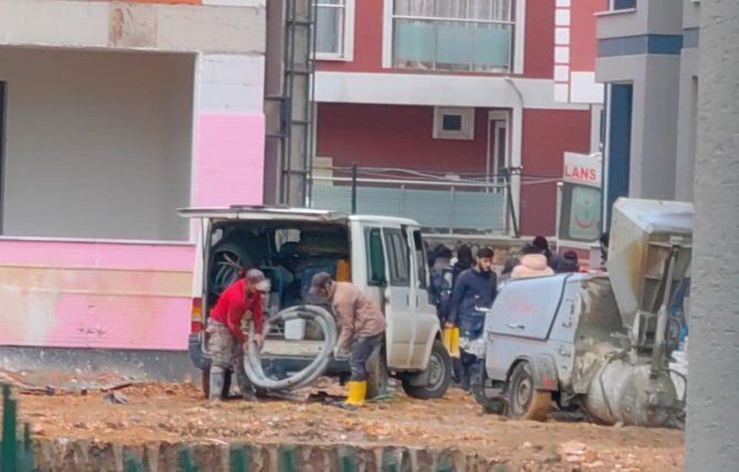 İ̇nşaattan Kardeşinin Üzerine Düştü..tedavisi Devam Ediyor