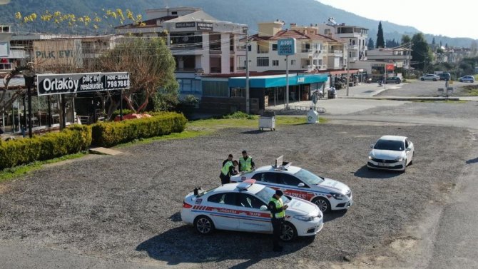 İ̇zmir’de Jandarmadan ‘İ̇ha’lı Trafik Denetimi