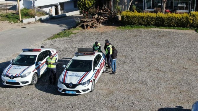 İ̇zmir’de Jandarmadan ‘İ̇ha’lı Trafik Denetimi