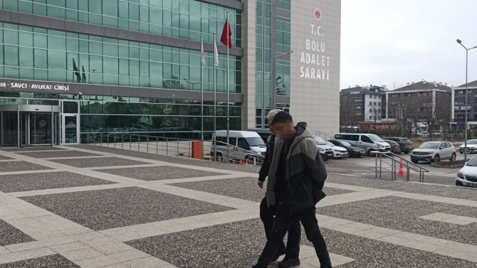 Kamyonetin Gizli Bölmelerine Saklanan 39 Kilo Uyuşturucuyu "Paco" Buldu