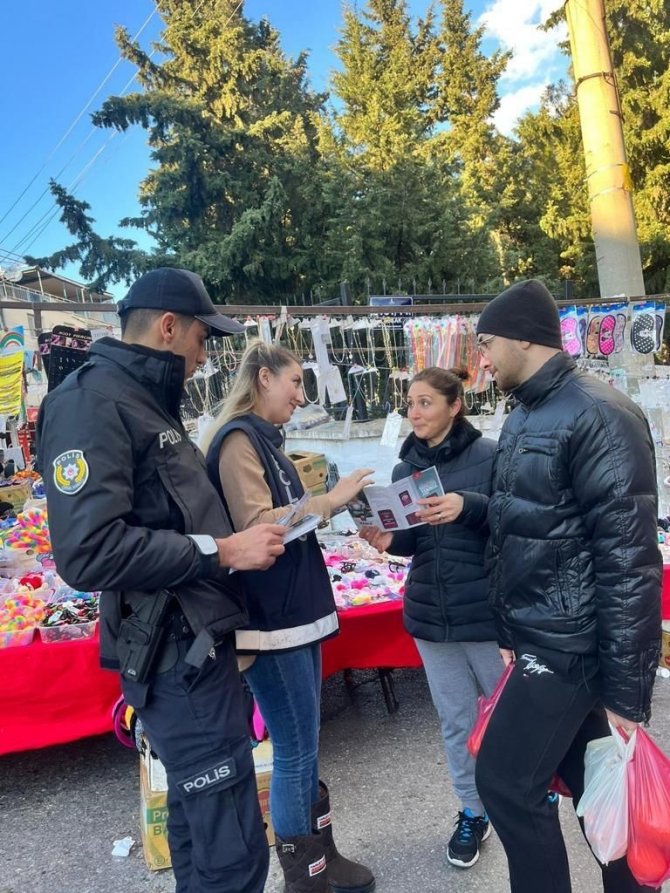 İ̇zmir’de Polis Ekipleri Vatandaşları Kades Hakkında Bilgilendirdi