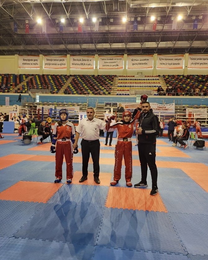 Dadaş Kızı Büşra Şampiyonluğa Doymuyor