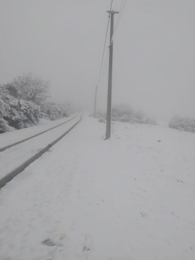 Dilovası’nda Kar Yağışı Etkili Oldu