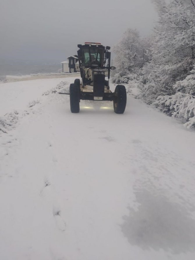 Dilovası’nda Kar Yağışı Etkili Oldu