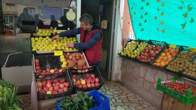 Kendisine İki Gün Yiyecek Veren Esnafa Vefasını Böyle Gösteriyor