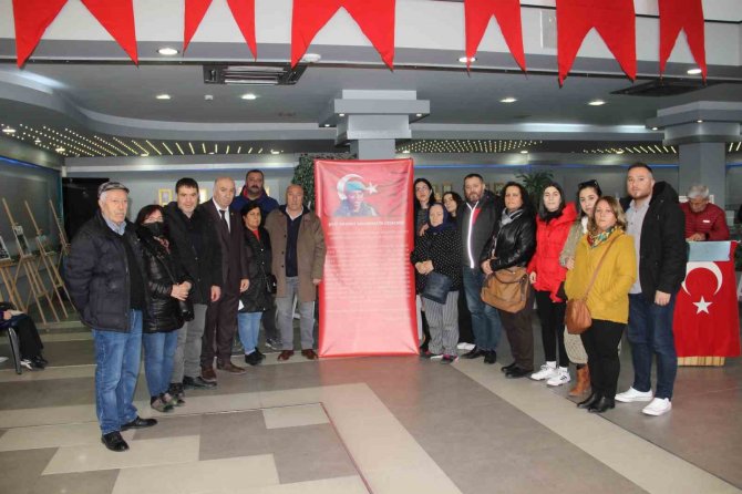 Manisalı Şehidin Fotoğraf Ve Mektupları Duygulandırdı