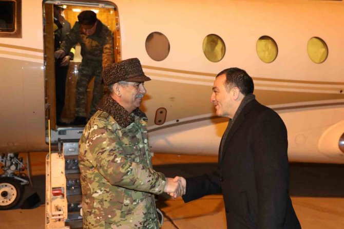 Bakan Akar, Kış Tatbikatı İçin Kars’a Geldi