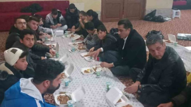 Başkan Çiftçi Gençlerin Sofrasına Konuk Oldu