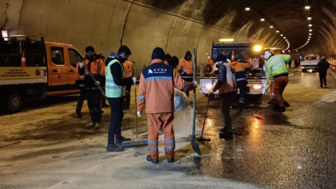 Zincirleme Kazanın Meydana Geldiği Bolu Dağı Tüneli İ̇stanbul İstikameti Trafiğe Açıldı