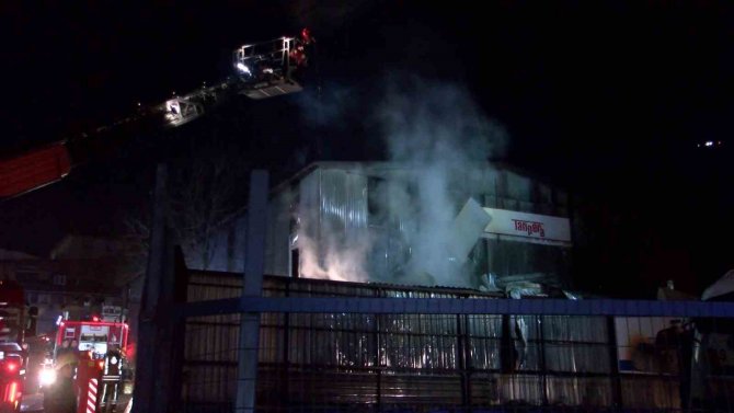 Pendik’te Korkutan Fabrika Yangını