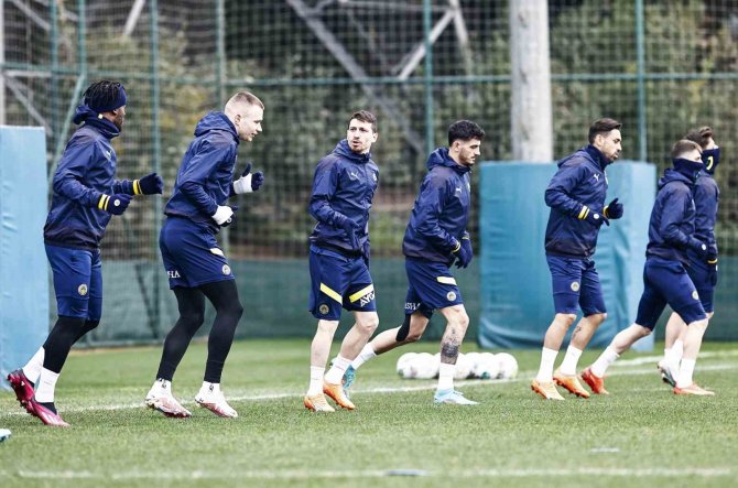 Fenerbahçe, Adana Demirspor Maçı Hazırlıklarını Tamamladı