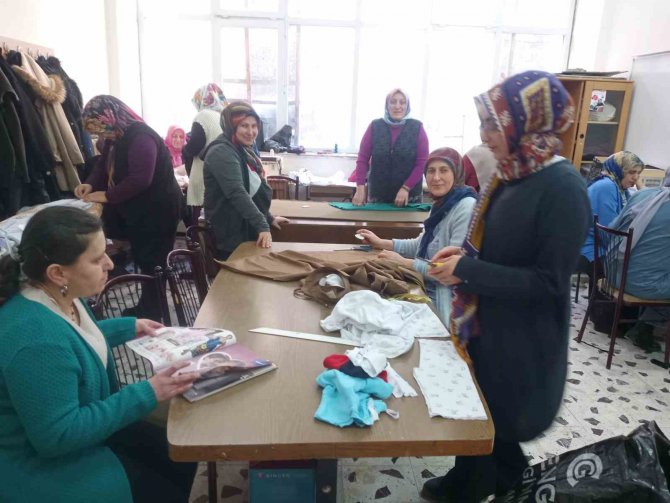 Posof Halk Eğitiminin Terzilik Kursu Büyük İlgi Görüyor