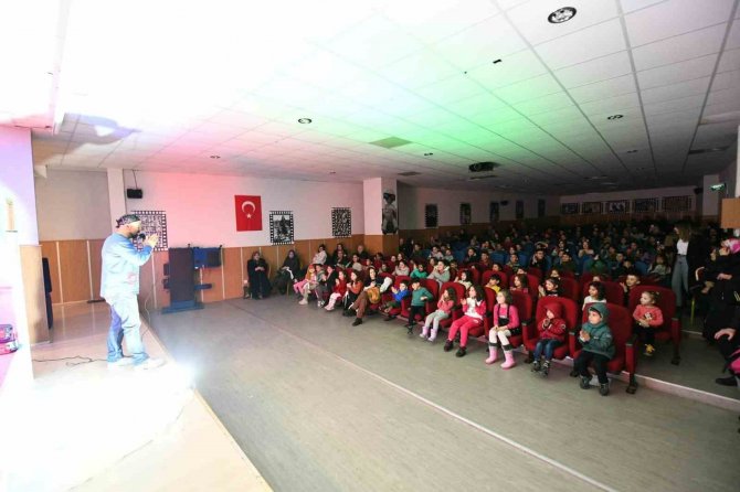 Pursaklar’da Çocuklar Yarıyıl Tatilinde Doyasıya Eğleniyor