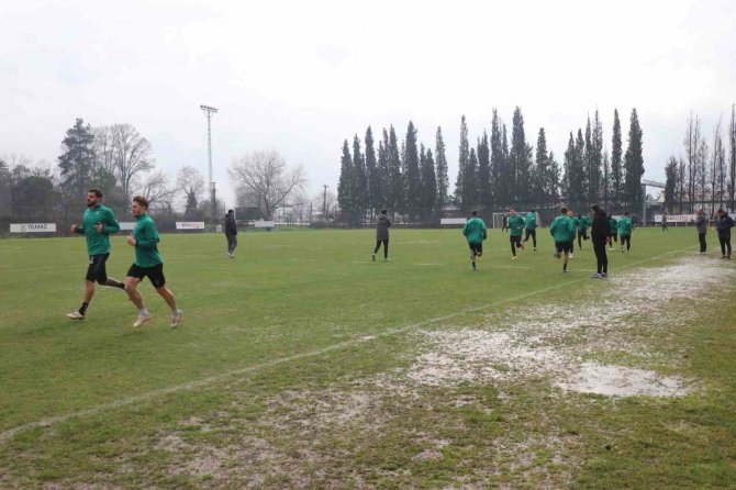 Sakaryaspor, Ankara Keçiörengücü Çalışmalarını Sürdürüyor