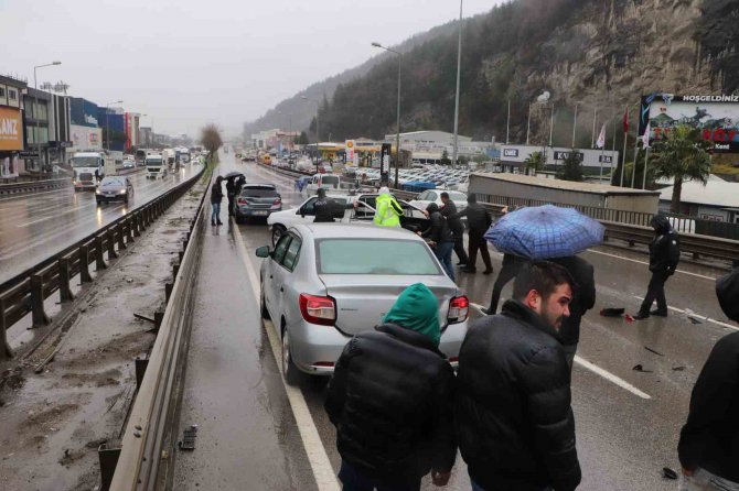 Samsun’da 8 Araçlı Trafik Kazaları: 1 Yaralı