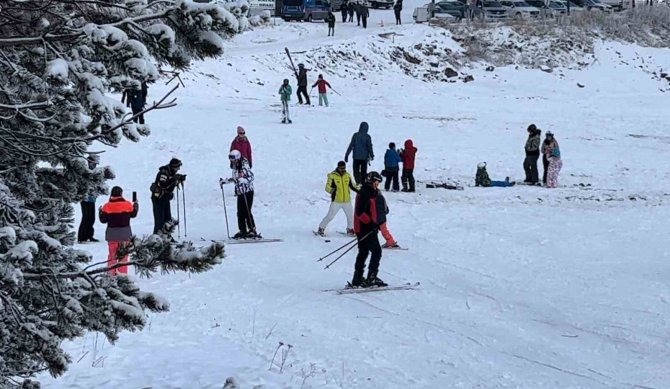 Sarıkamış Kayak Merkezi Doldu Taştı