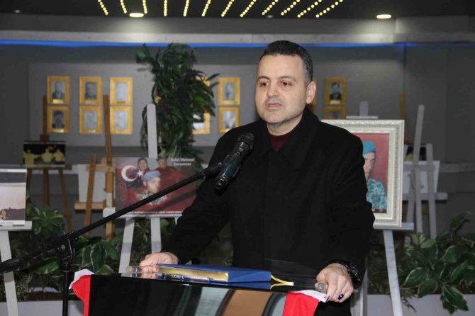 Manisalı Şehidin Fotoğraf Ve Mektupları Duygulandırdı