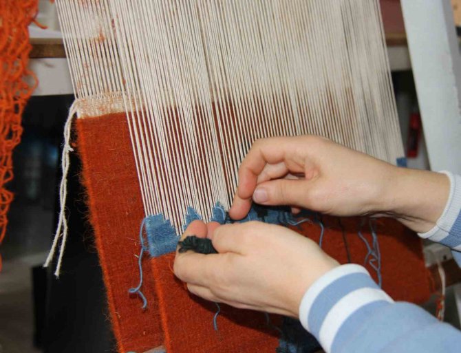 Yaşatmak İçin İlmekliyorlar