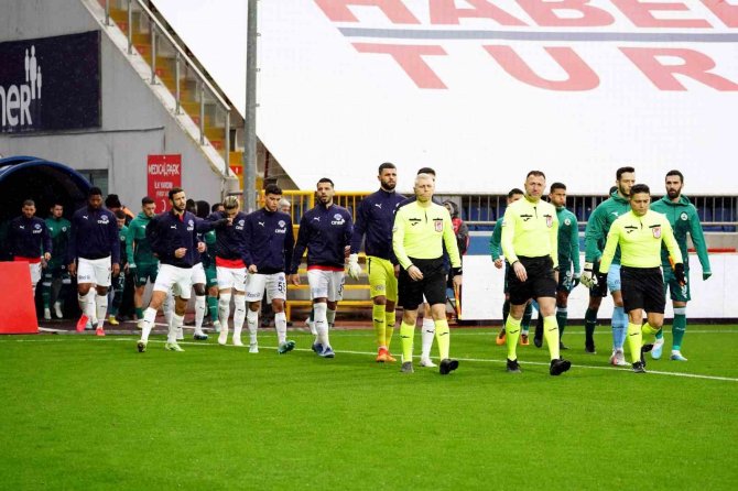 Spor Toto Süper Lig: Kasımpaşa: 3 - Giresunspor: 1 (İ̇lk Yarı)