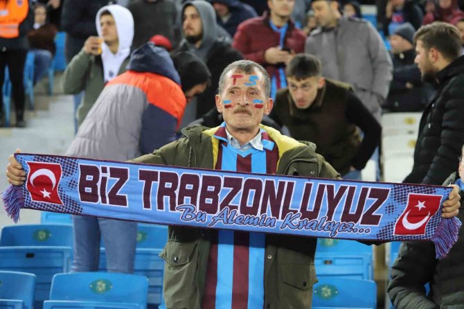 Spor Toto Süper Lig: Trabzonspor: 1 - Fta Antalyaspor: 0 (İ̇lk Yarı)