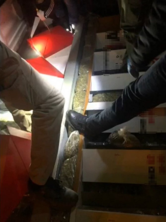 Kamyonetin Gizli Bölmelerine Saklanan 39 Kilo Uyuşturucuyu "Paco" Buldu