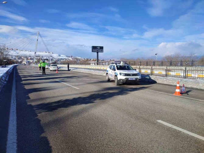 Van’da 685 Sürücüye Ceza Tutanağı Tutuldu