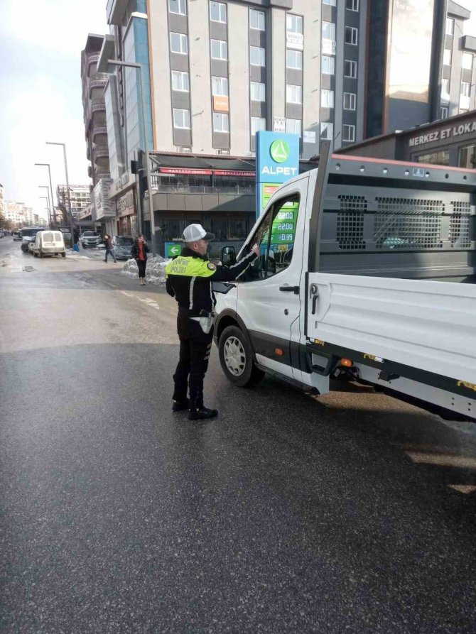 Van’da 685 Sürücüye Ceza Tutanağı Tutuldu