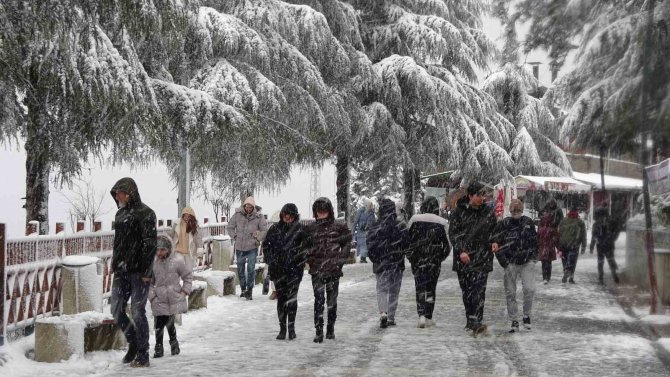 Ordu’da Kar Güzelliği: Boztepe Beyaz Gelinliğini Giydi