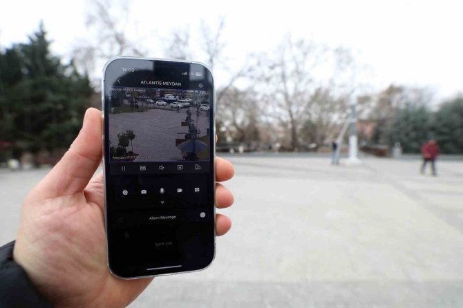 Yenimahalle’deki Parklara Kameralı Takip