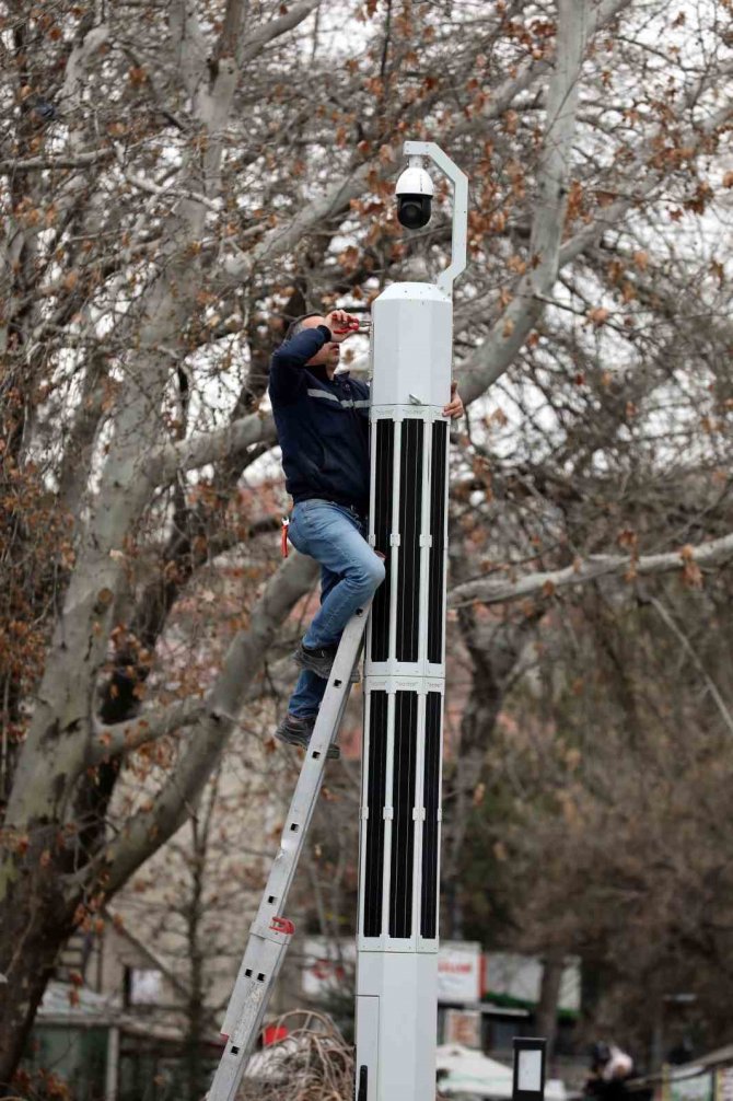 Yenimahalle’deki Parklara Kameralı Takip