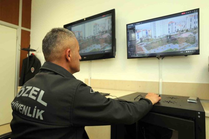 Yenimahalle’deki Parklara Kameralı Takip