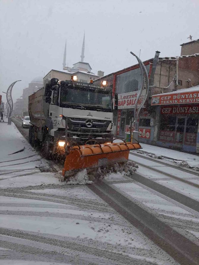 Sorgun’a Yılın İlk Karı Düştü