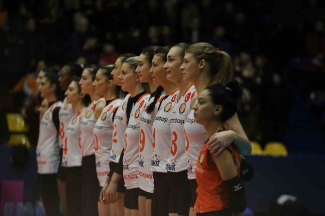 Eczacıbaşı Dynavit, Romanya’dan Galibiyetle Dönüyor