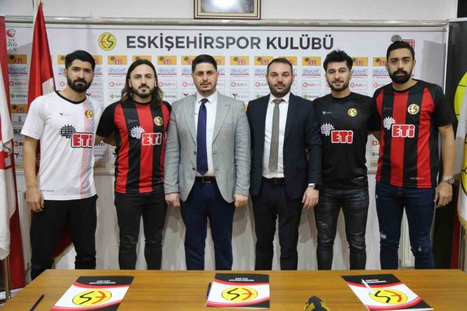 Eskişehirspor’da 6 İmza Birden