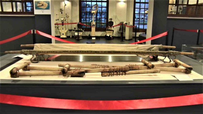 İ̇nsanlar Eskiden Bu Aletlerle Tedavi Ediliyordu