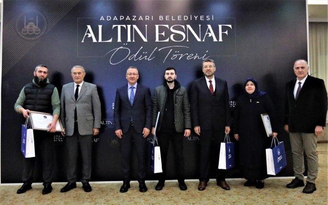 Adapazarı’nda Altın Esnaflar Belgelerini Aldı