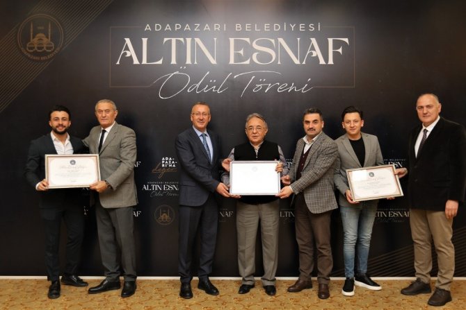 Adapazarı’nda Altın Esnaflar Belgelerini Aldı