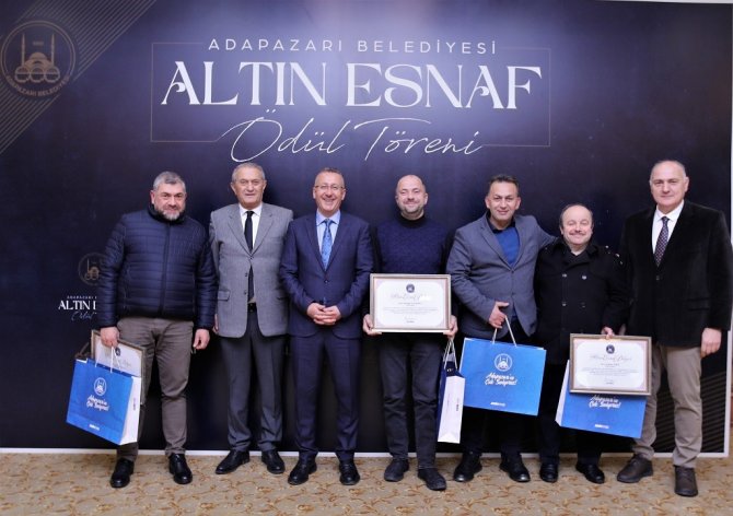 Adapazarı’nda Altın Esnaflar Belgelerini Aldı