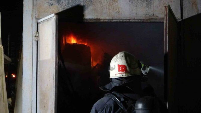Babasını Kaybettiği Gün, Atölyesi De Küle Döndü