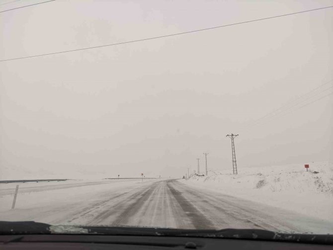Ulaşıma Kar Ve Tipi Engeli