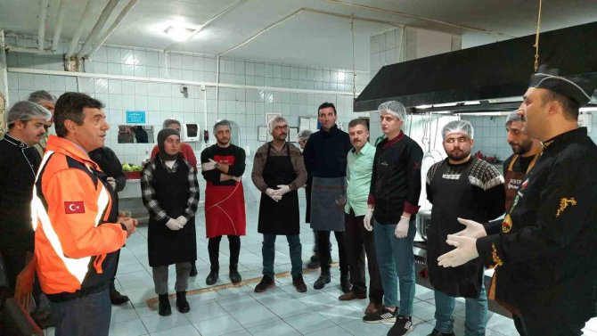 Aşçı Ve Aşçı Yardımcılarından Ortak Menü