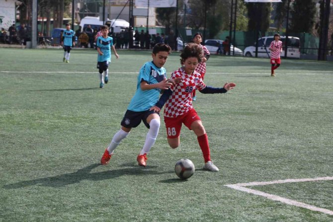 Efeler Cup, Kıyasıya Mücadeleye Sahne Oluyor