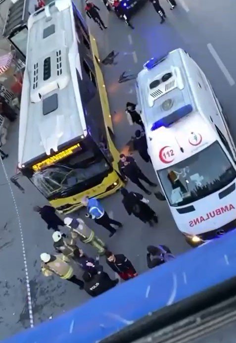 Bahçelievler’de İ̇ett Otobüsü Durağa Kaldı: 1 Ölü, 4 Yaralı