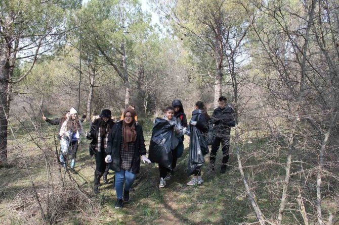Vefalı Gençlik Doğa Sevgisi İle Geleceğine Sahip Çıkıyor.