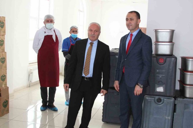 Güroymak’ta Öğrencilere Ücretsiz Yemek Desteği