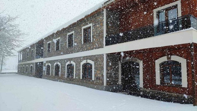 Tatvan’da Masalsı Kar Manzaraları