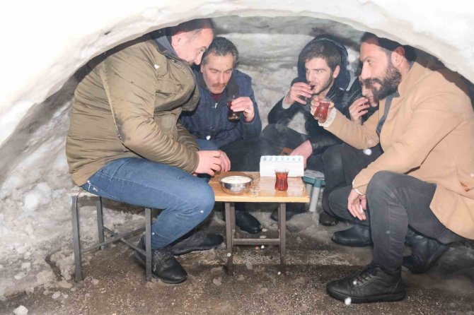 Bitlis’te Yapılan "İglo" Ev Büyük İlgi Gördü