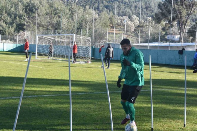 İ̇smet Taşdemir: "Bizim Hedefimiz İlk 10"