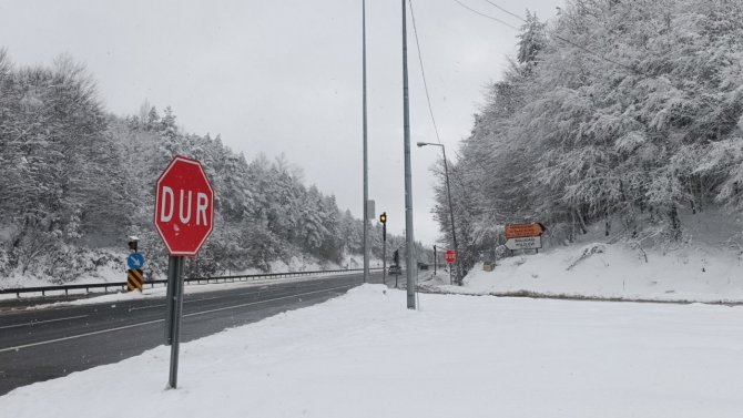 Bolu Dağı’na Kar Yağışı Etkili Oluyor