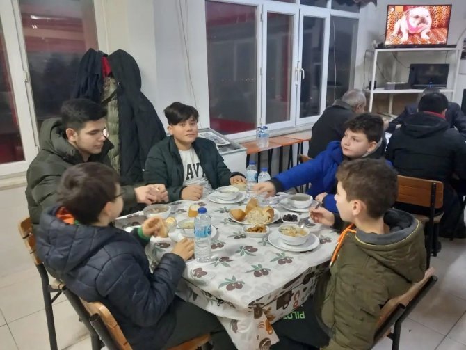 Havran Da Sabah Namazı Buluşmalarına Gençler Damgasını Vurdu